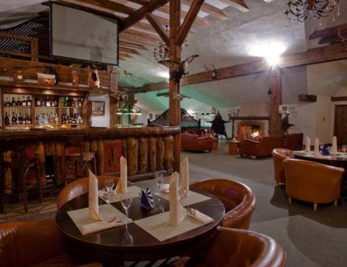 Бар «Лонг Джонс» - Отель Country Resort / Кантри Резорт
